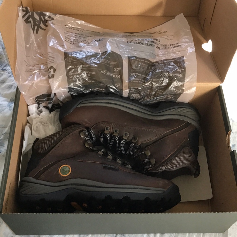 Timberland NWT White Ledge Mid Boots sz 7